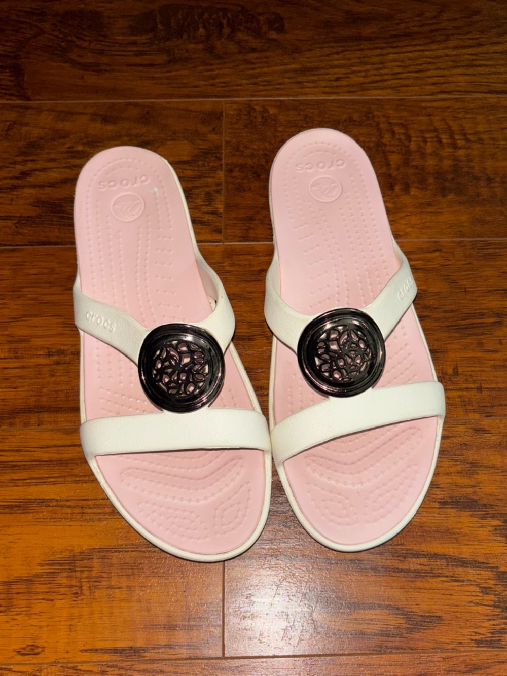 CROCS Sanrah Silver Circle Medallion Sandals Light Baby Pink + White Slide-Ons